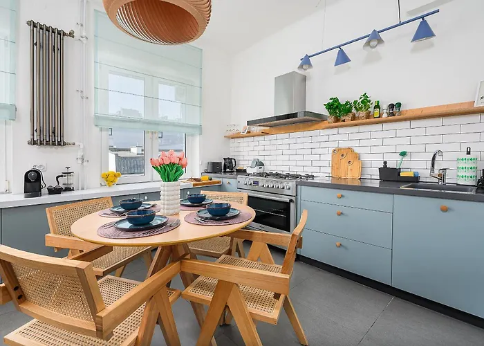 Marszalkowska Metro Politechnika By P&o Serviced *